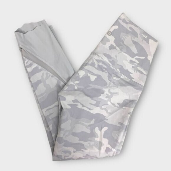 Lululemon Camo Wunder Under Scalloped Hem 23" - Picture 7 of 8